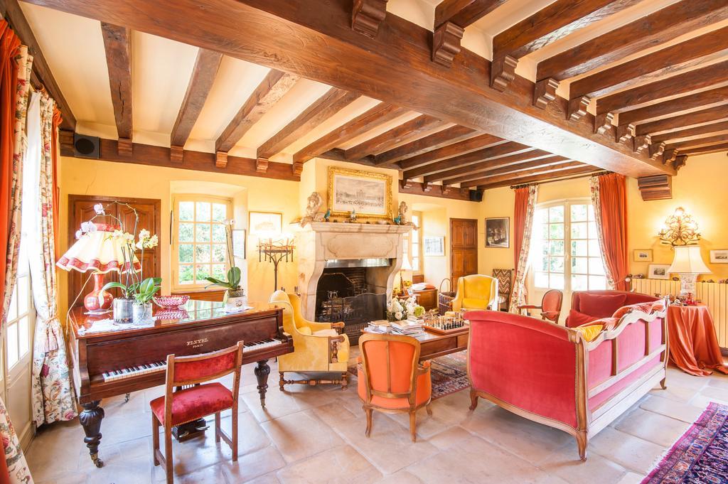 Le Petit Manoir Des Bruyeres Bed & Breakfast Villefargeau Dış mekan fotoğraf