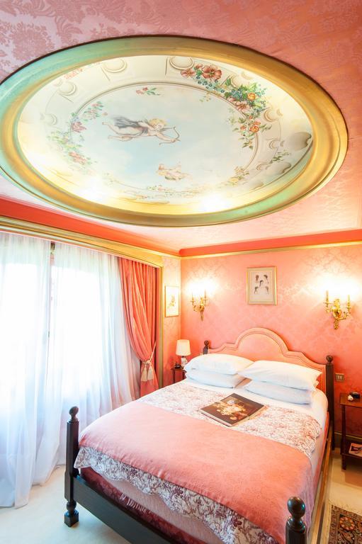 Le Petit Manoir Des Bruyeres Bed & Breakfast Villefargeau Dış mekan fotoğraf