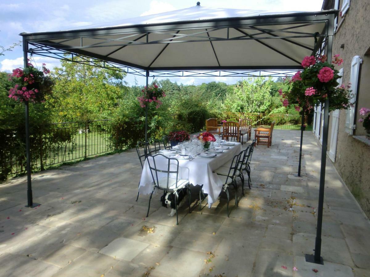 Le Petit Manoir Des Bruyeres Bed & Breakfast Villefargeau Dış mekan fotoğraf